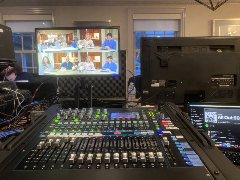 Live streaming broadcast