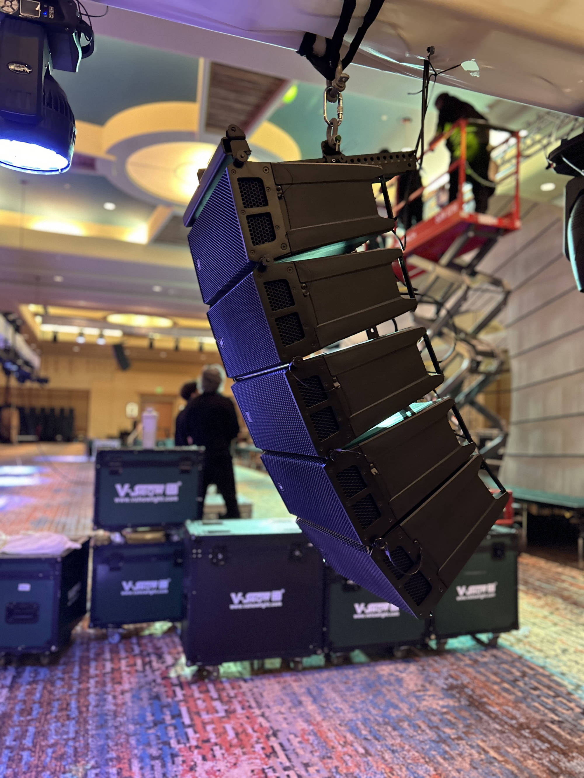 RCF HDL6 line array